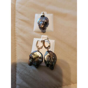 🔥RARE Pearl Earrings And Necklace 🔥